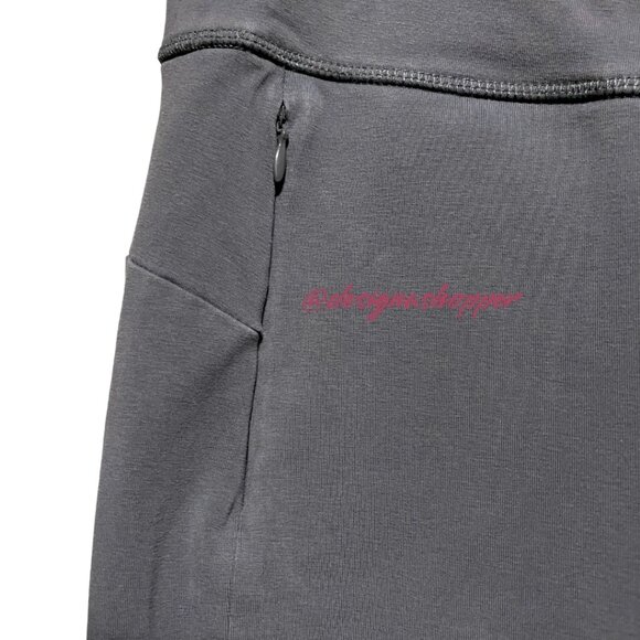 Susan Graver Weekend Gray Stretch Capri Pants Size LP - Picture 6 of 8